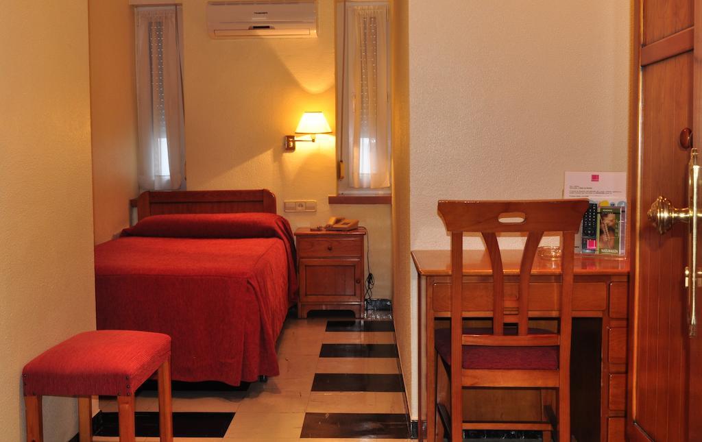 Hotel Los Rosales アルマンサ 部屋 写真