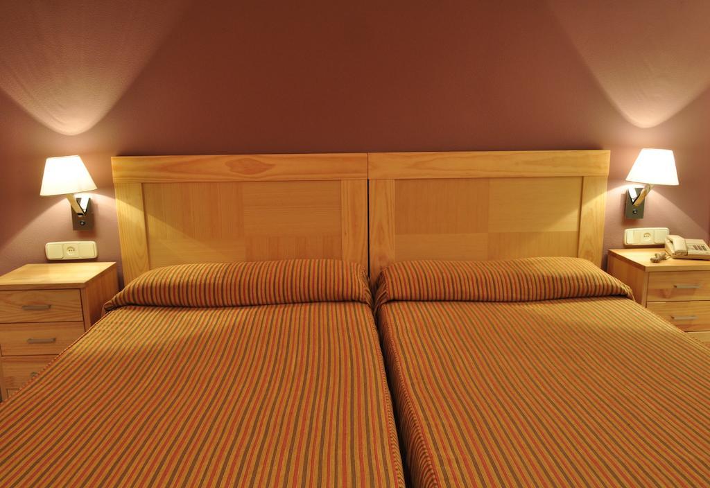 Hotel Los Rosales アルマンサ 部屋 写真