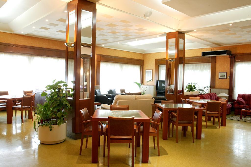 Hotel Los Rosales アルマンサ エクステリア 写真