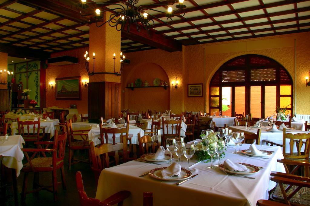 Hotel Los Rosales アルマンサ エクステリア 写真