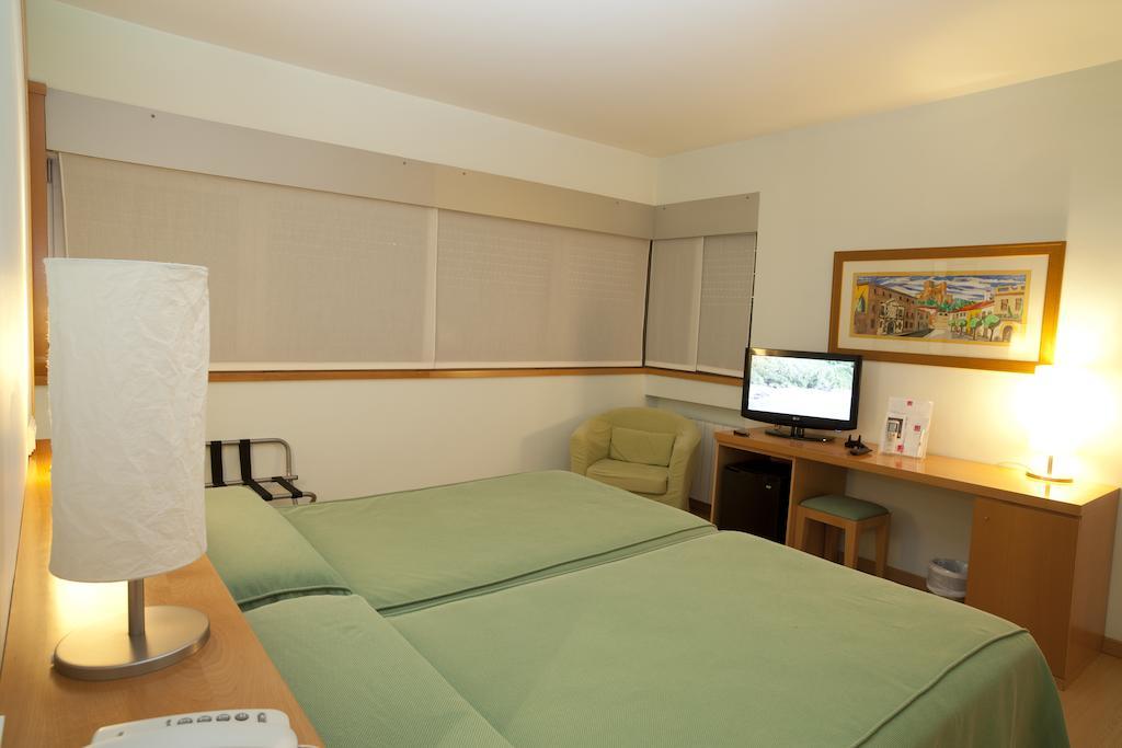 Hotel Los Rosales アルマンサ 部屋 写真
