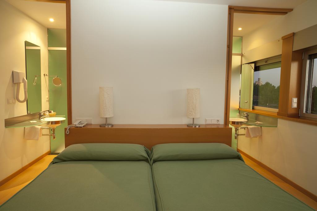 Hotel Los Rosales アルマンサ 部屋 写真
